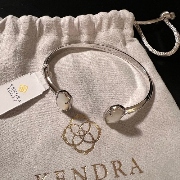 Kendra Scott Bracelet, Silver & Pearl. New W/tag - Picture 2 of 6